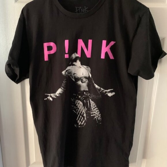 Tops - PINK TOUR WOMENS BAND TEE